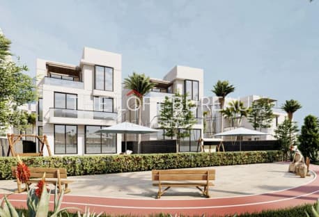EXCLUSIVE TOWNHOUSE | FREEHOLD | 7 YEAR PP
