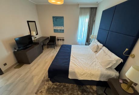 Luxury | Furnished | 1 Bed | Apartment | West Bay