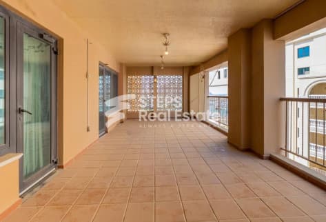 Spacious Apartment with Pool in The Pearl