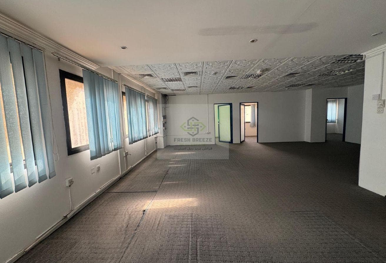 SPACIOUS OFFICE IN PRIME LOCATION IN MUSHERIB