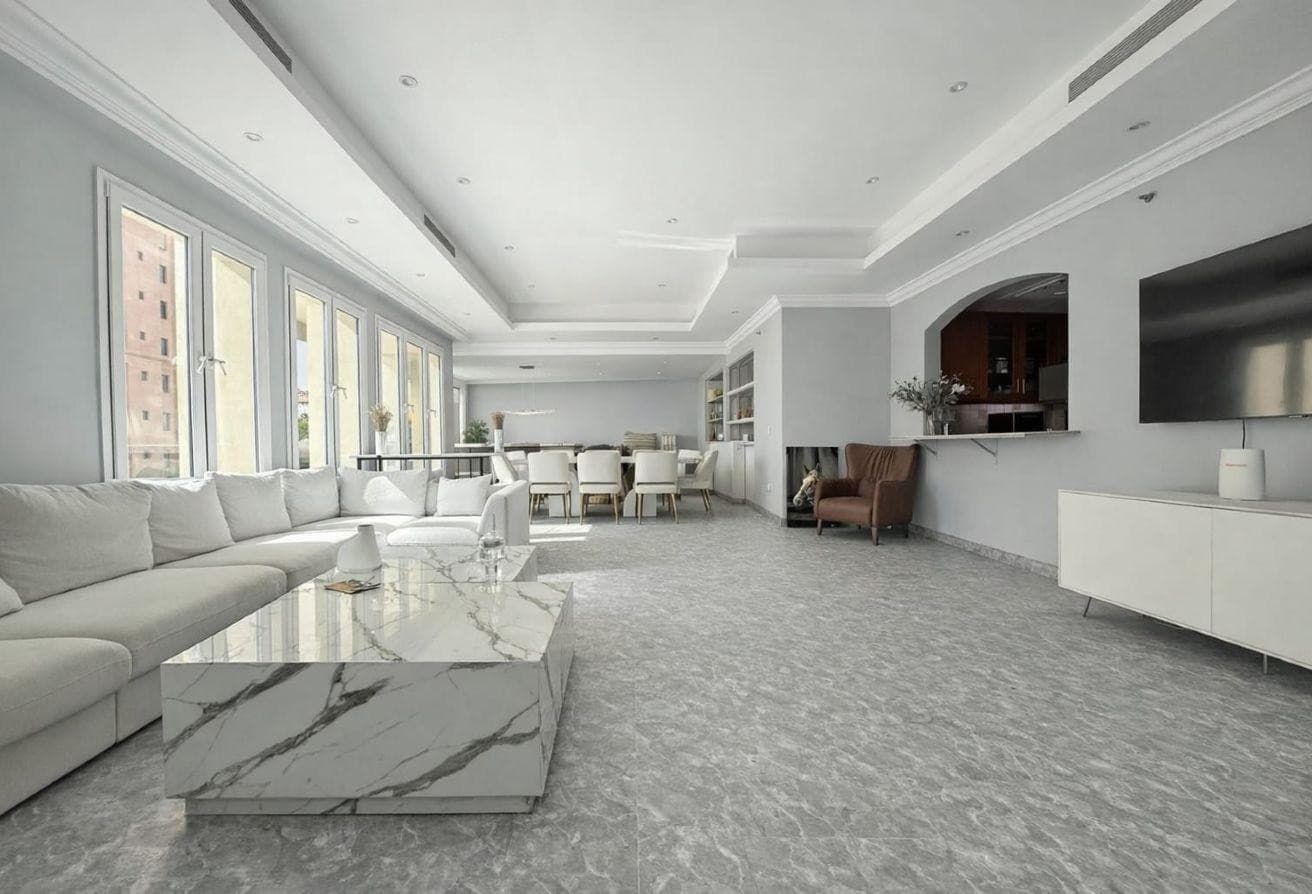 STYLISH 3 BEDRROMS WITH MAID ROOM / MARINA VIEW