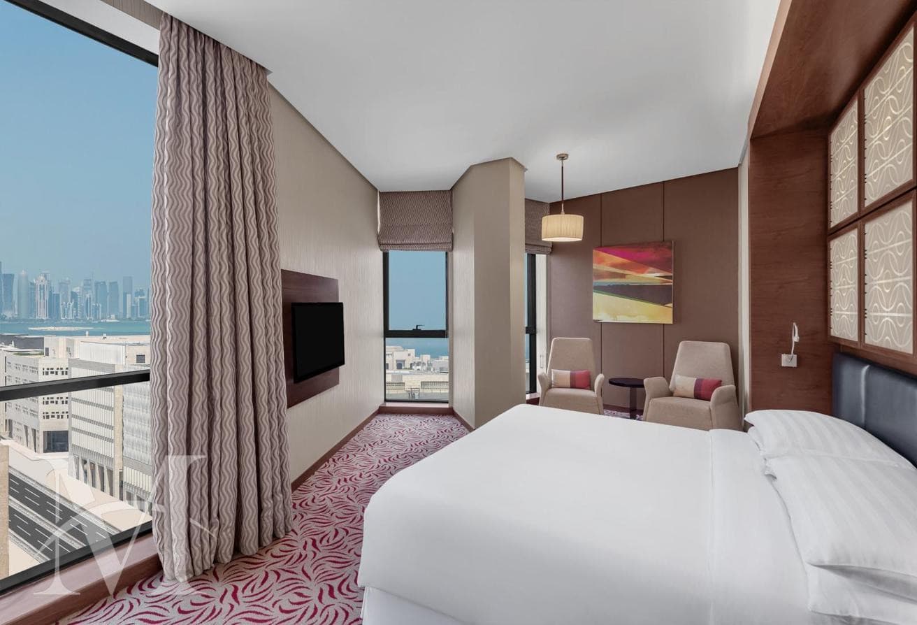 Luxurious Studio by Metro-Free Breakfast-Amenities