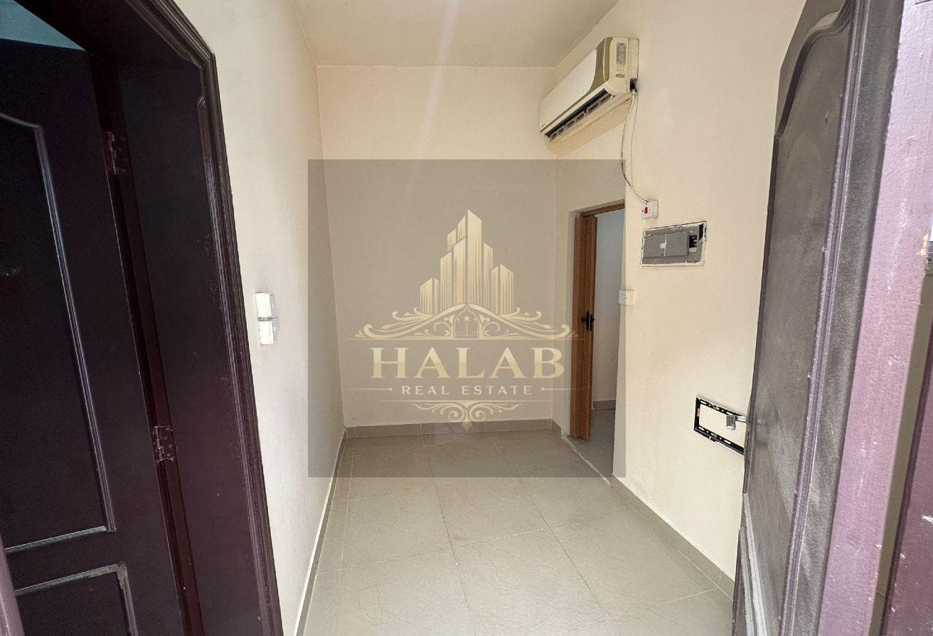 Al Kharaitiyat Room with kitchen and bathroom