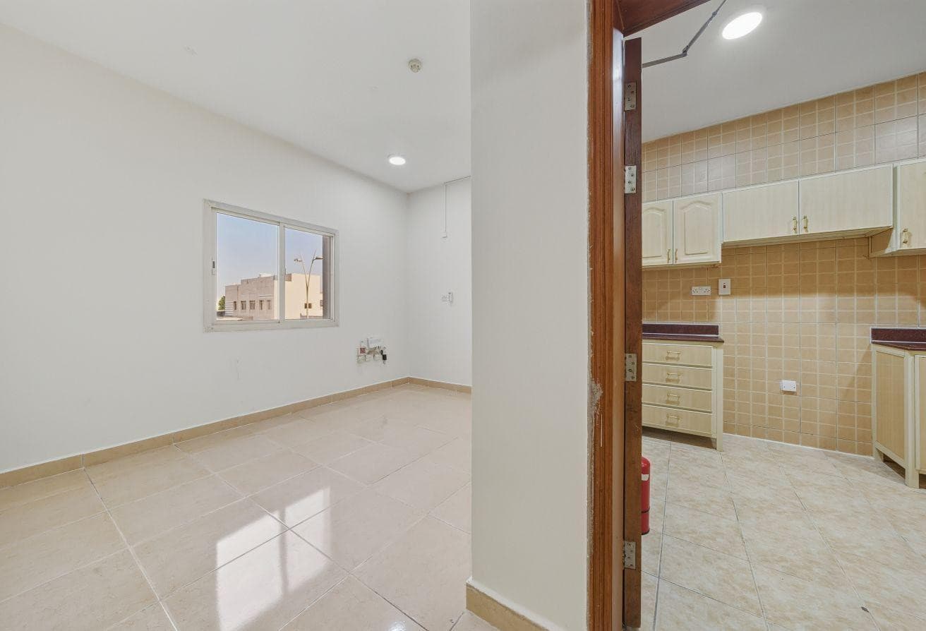 Spacious 2 Bedroom UF Apartment in Al Aziziya