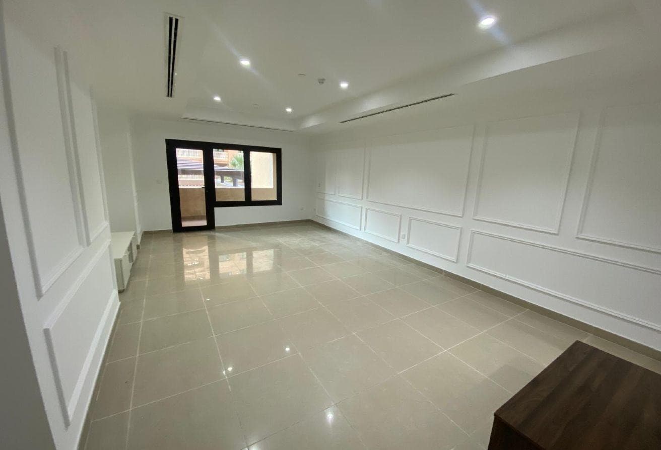SPACIUOUS 1 BEDROOM+OFFIC-S/F-POOL POOL SIDE