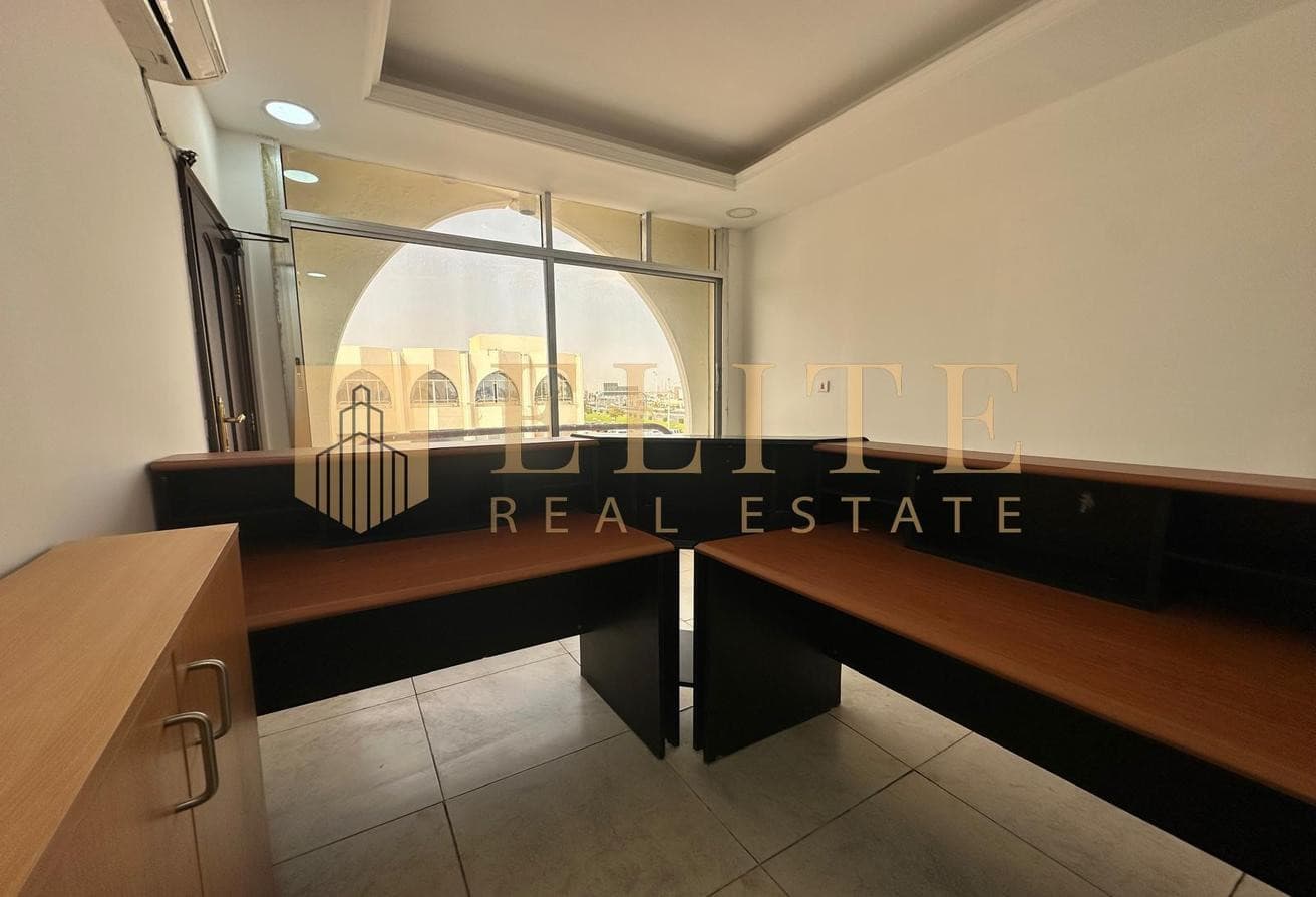 Luxury Office 5 rooms for rent in Bin Omrane