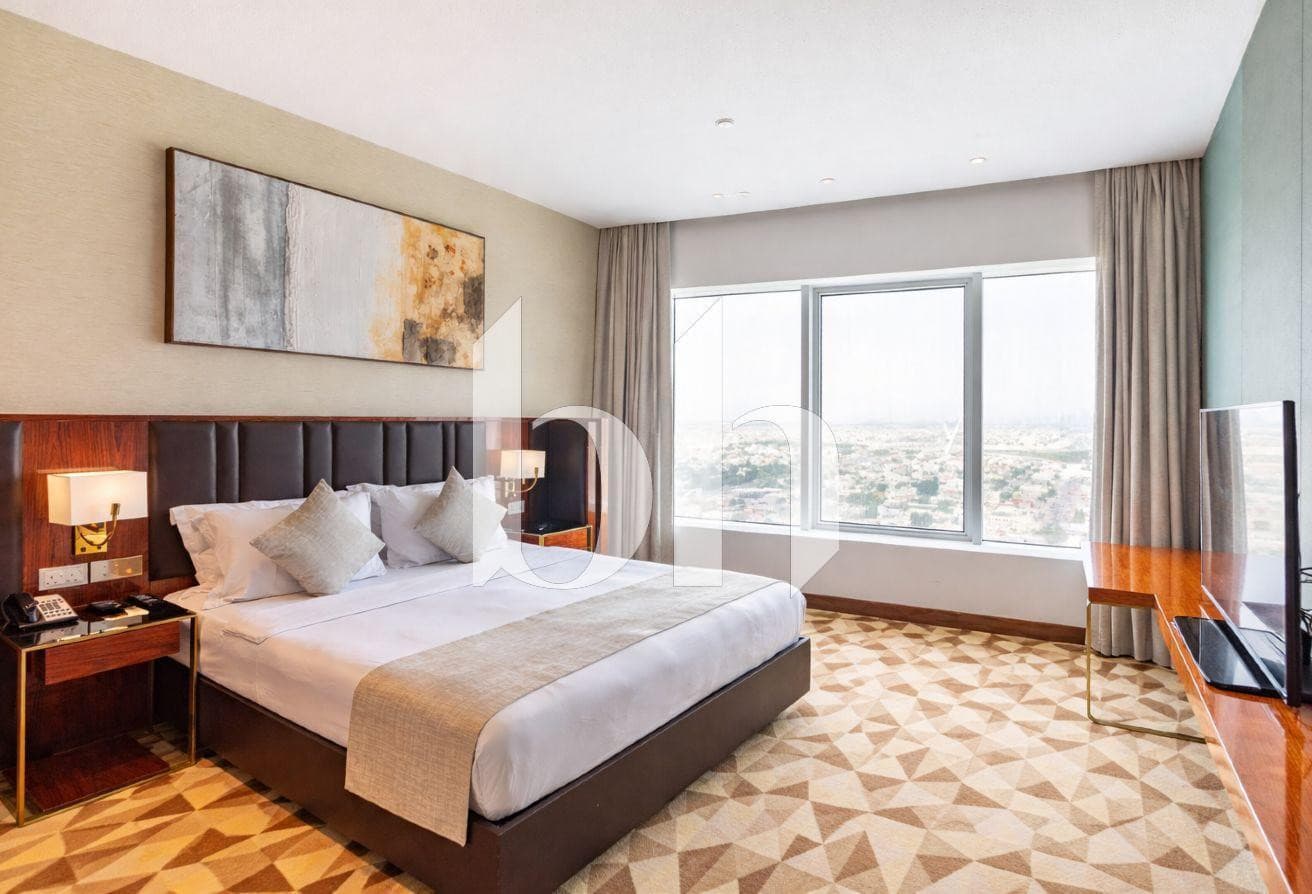 ELEGANT| 2 BEDROOMS | HOTEL VIBES | PRIME WEST BAY
