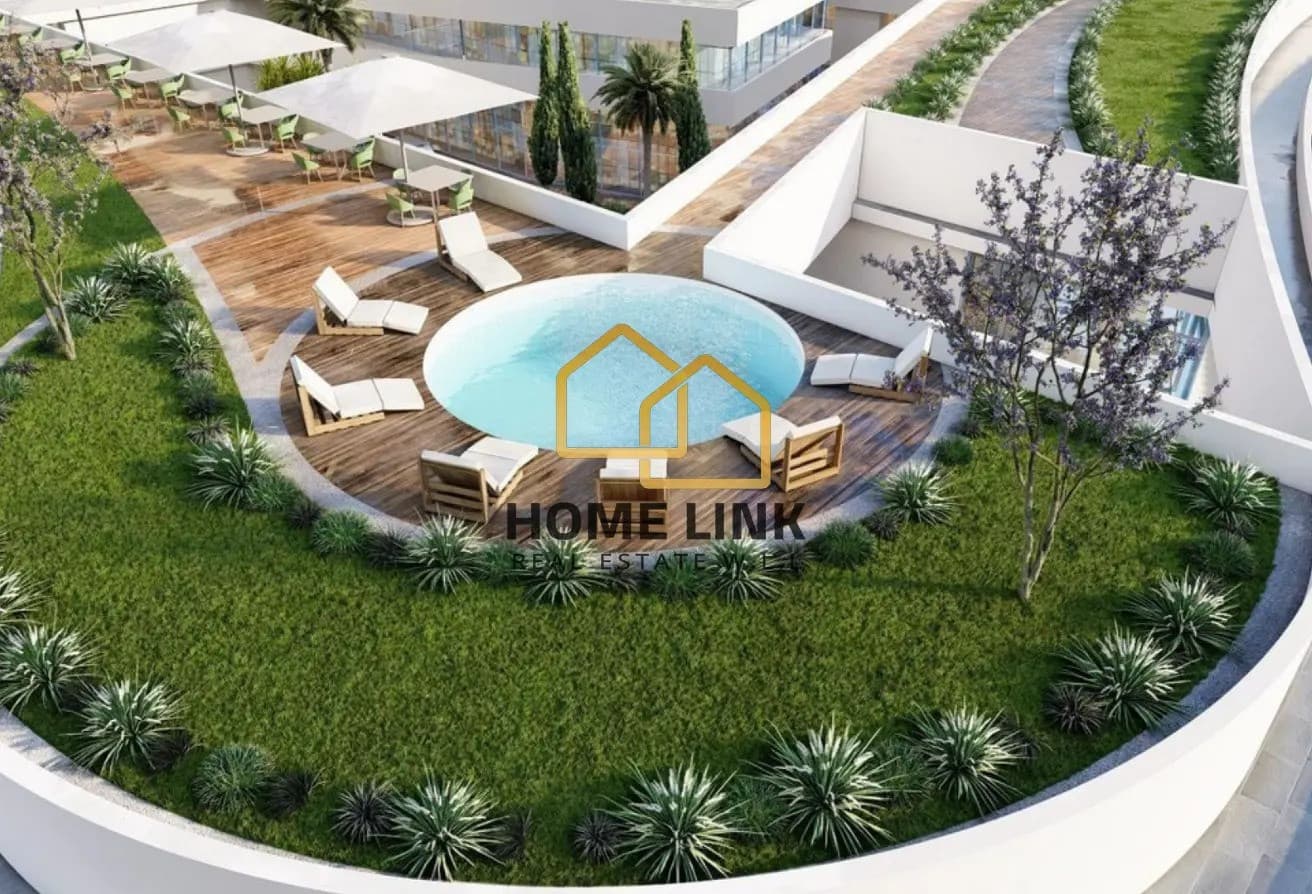 FREEHOLD STUDIO | PERMANENT RESIDENCY | WATERFRONT