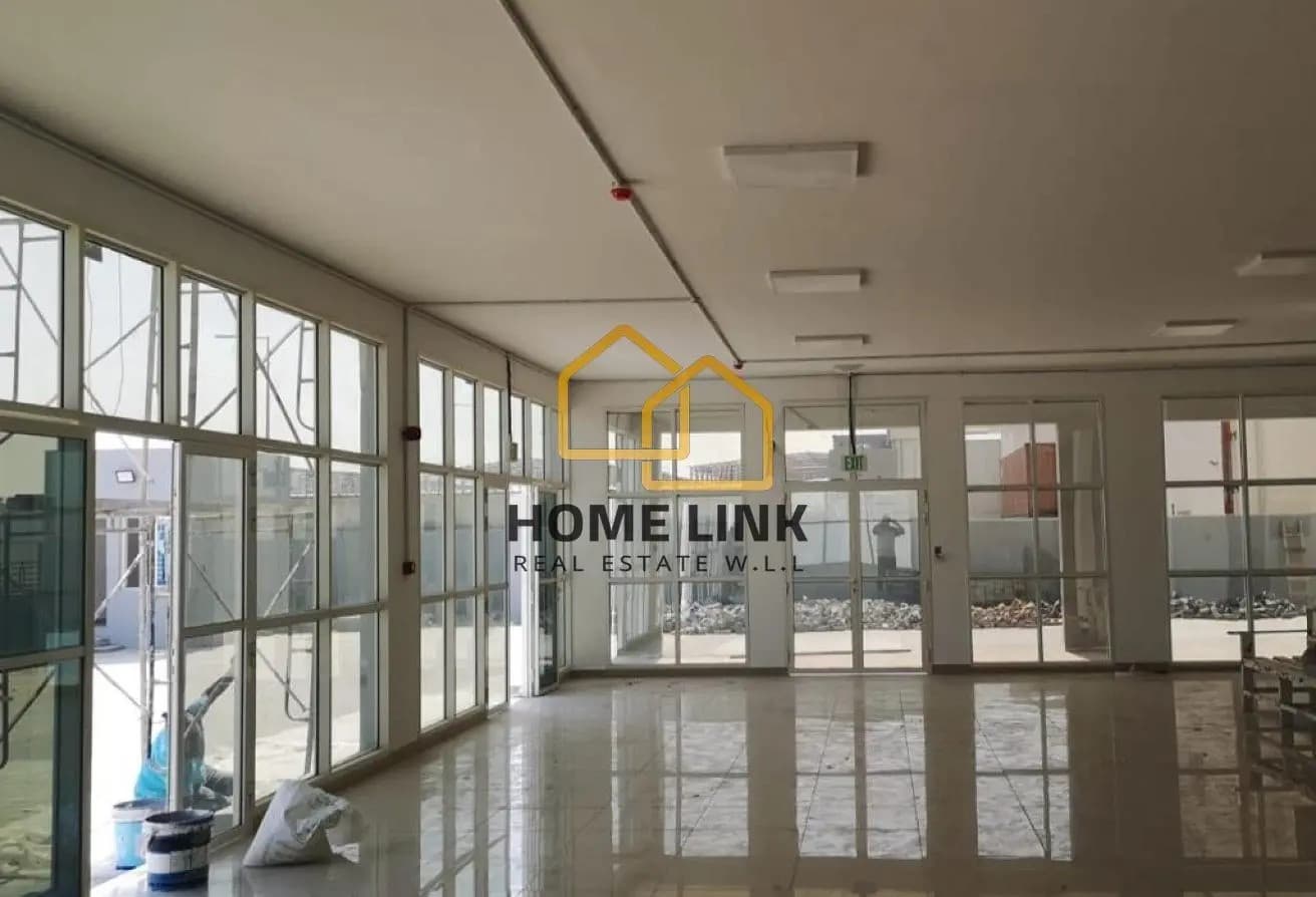 Store+ Office+ Accommodation in Al Wakrah