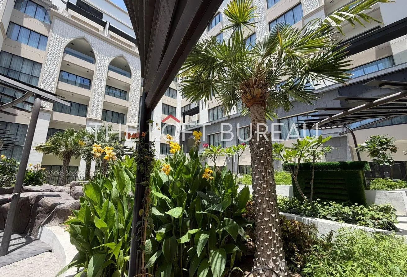 2 BR+STORAGE| FF| 4 YEARS PP| BEACH ACCESS| PEARL|