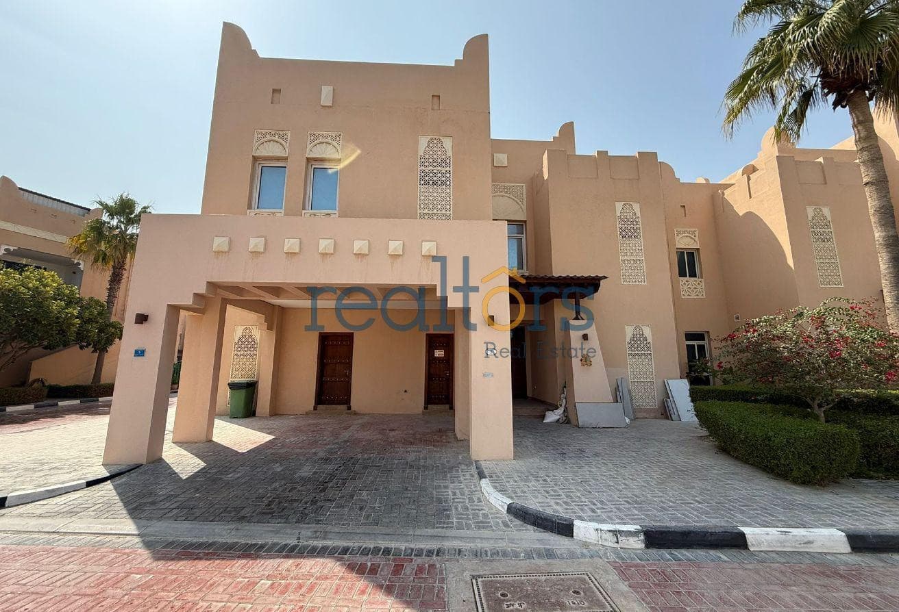 4BHK plus maid Semi-Furnished in Eastgate Lagoon