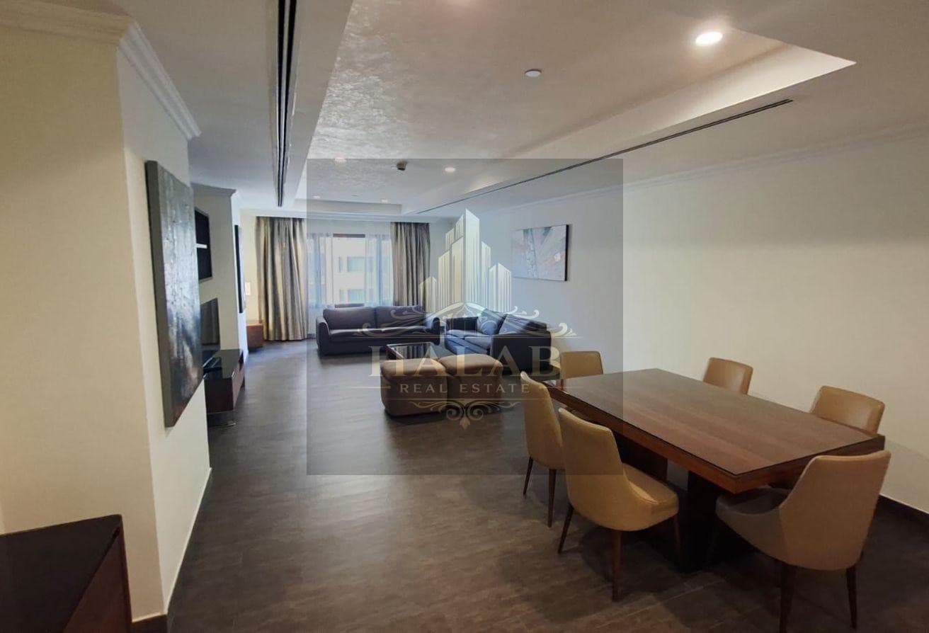 spacious 1 bedroom + office SF apartment porto