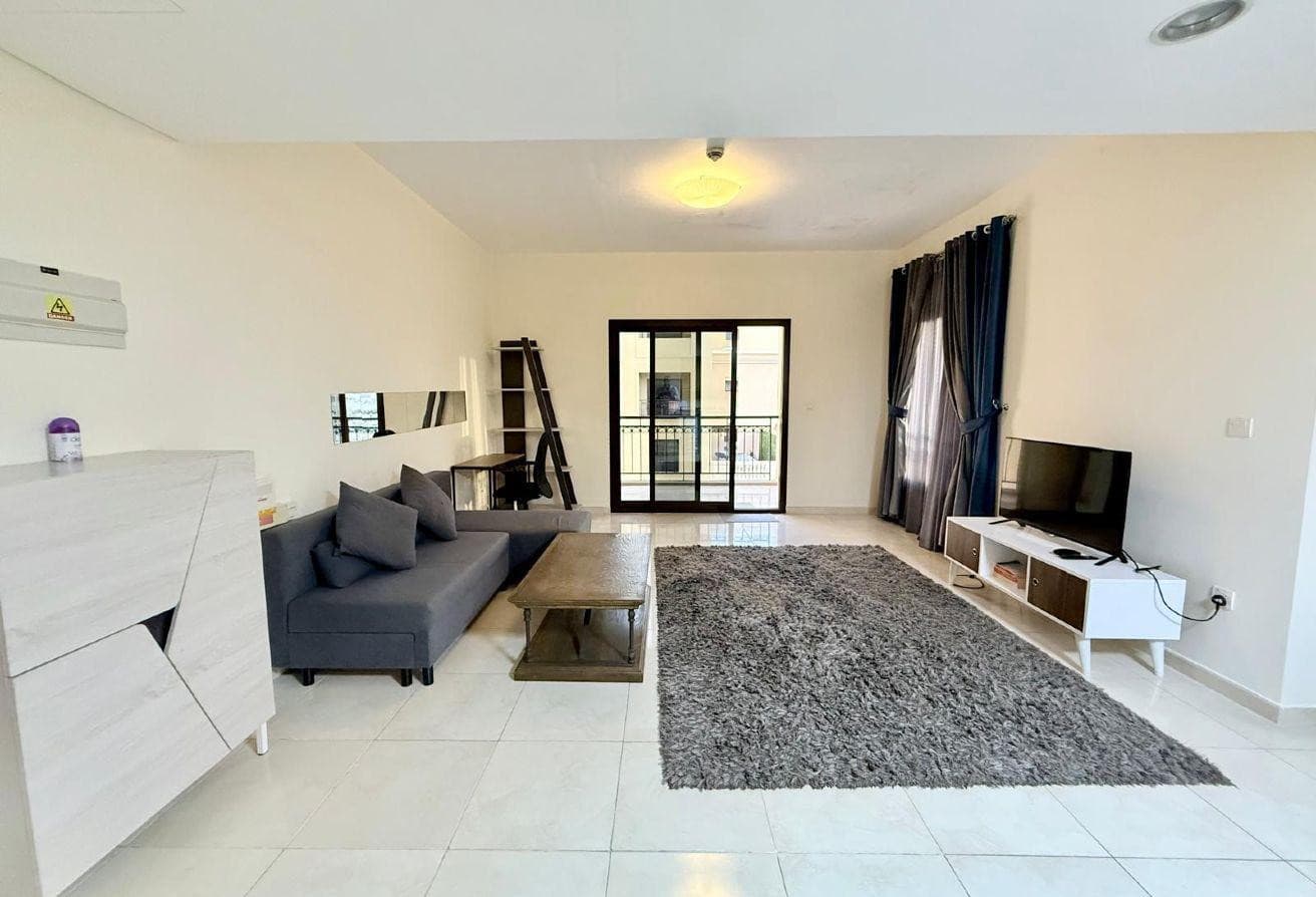 FULLY FURNISHED / ONE BEDROOM / PREMUIM LOCATION