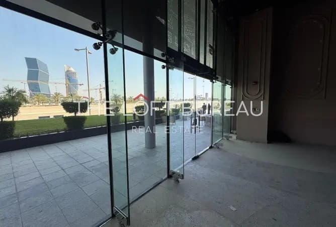 GROUND FLOOR COMMERCIAL SPACE | HIGH CEILING