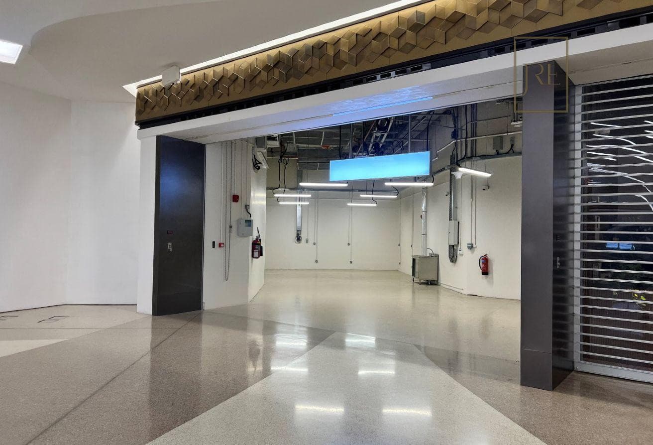 Commercial Spaces for Rent-Corniche Metro Station