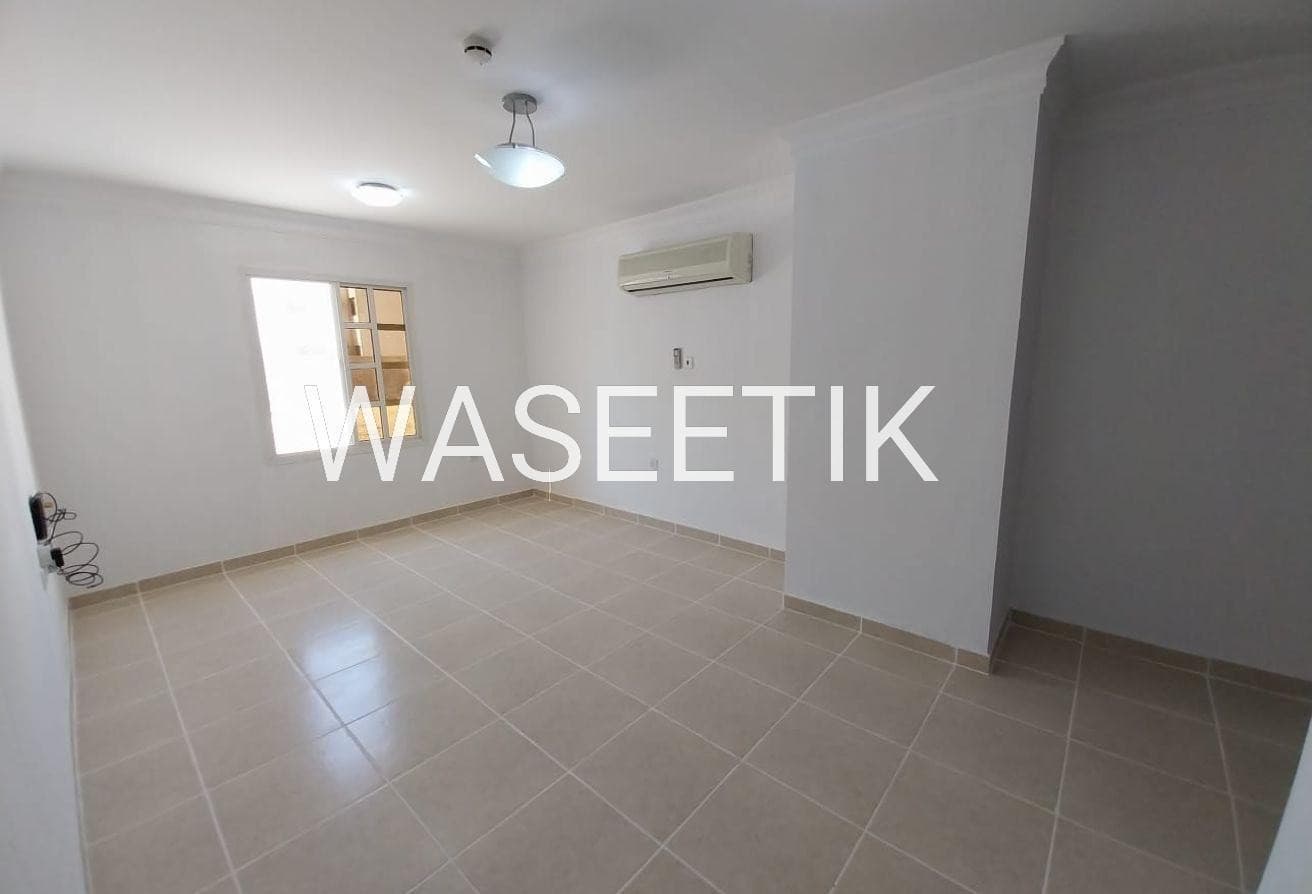Very Clean Apartment UF - 2bhk in Old Airport