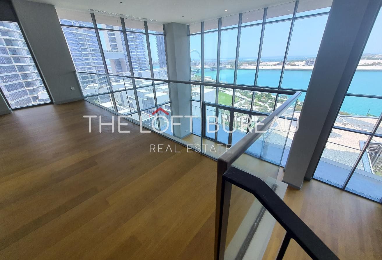 Ready family prestigious duplex waterfront retreat
