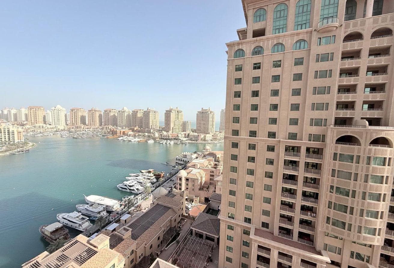 WELL MAINTAINED / ONE BEDROOM + OFFICE / BALCONY