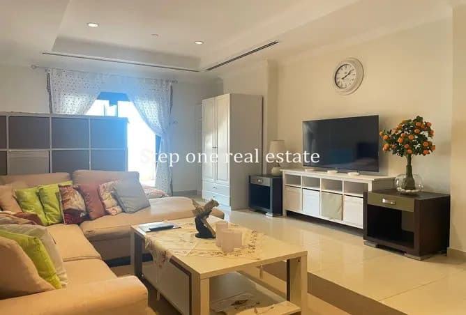 LUXURY STUDIO WITH BALCONY/ FULLY FURNISHED