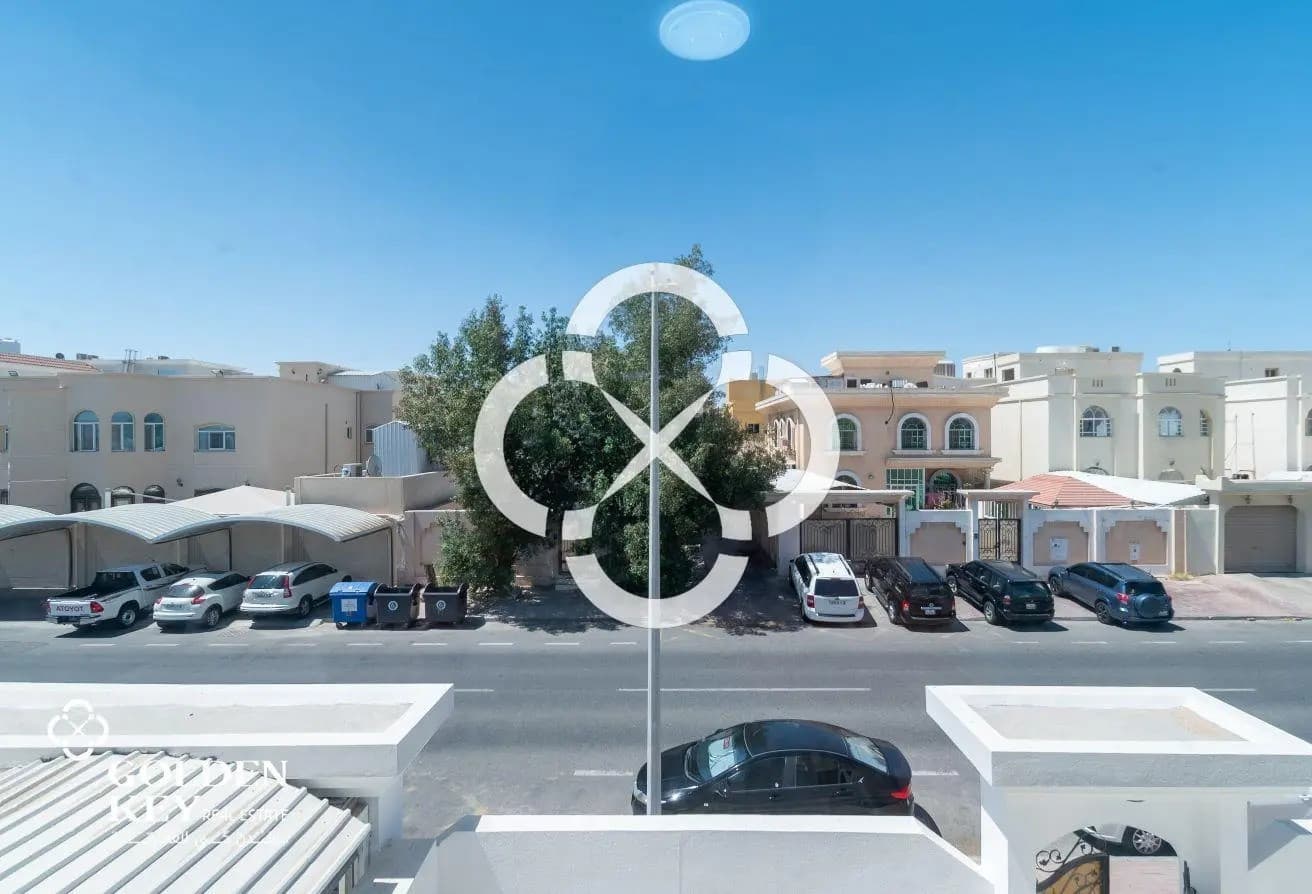 Fully Renovated Villa 5BR+Maid for Rent in Old Air