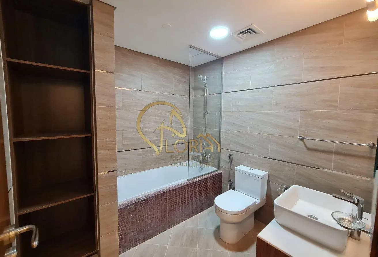 Prime Location Front Garden And Avenue Mall 2 BR