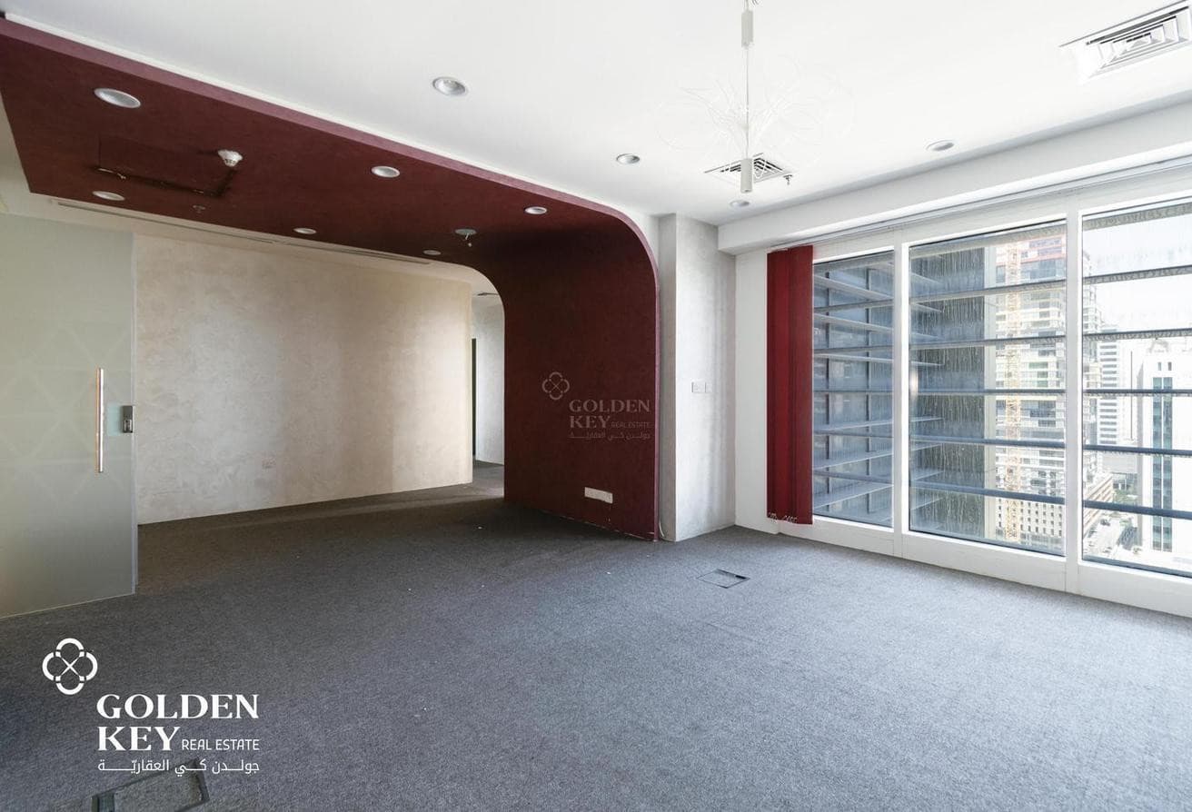 Business Tower ✅ Expansive Floor Plan