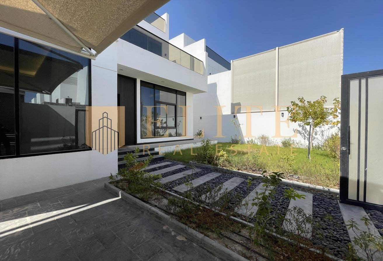 Luxurious 4 Master Bedrooms Plus Maid Furnished