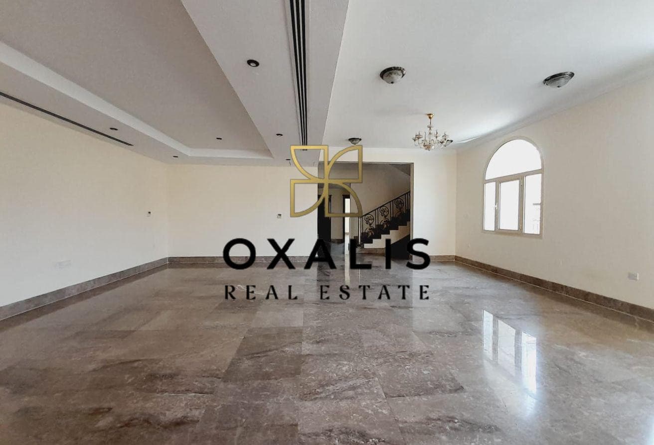 SPACIOUS AND UNFURNISHED 5 MASTER BEDROOMS VILLA.