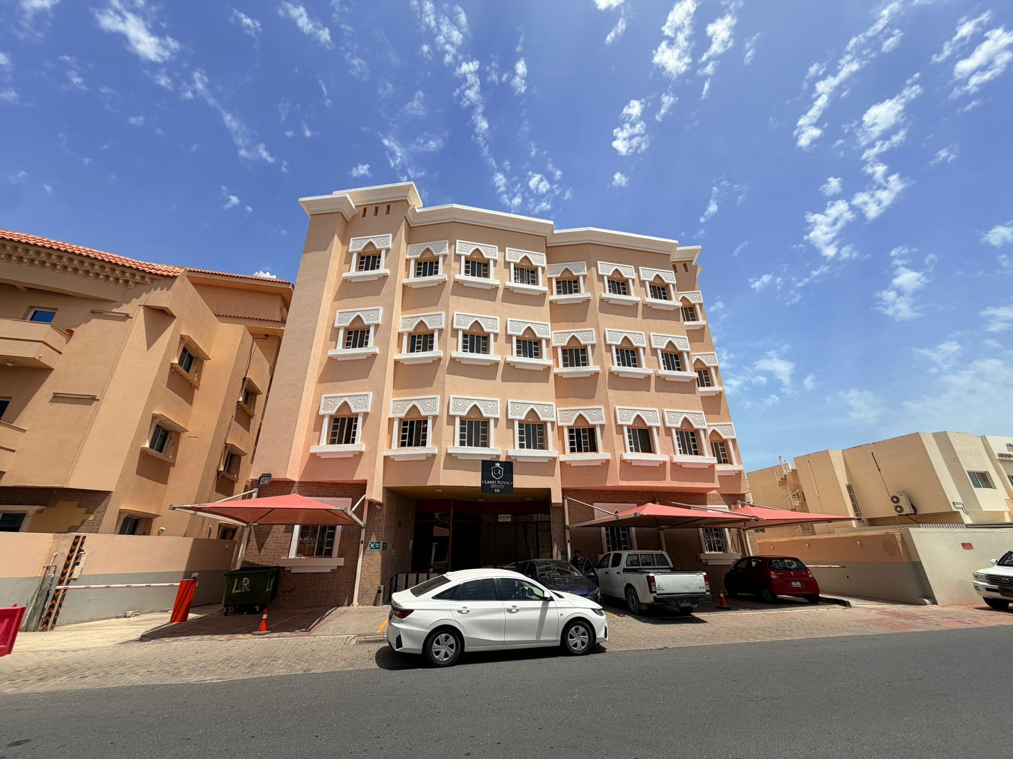 Un Furnished 2 BHK for Family & Ladies staff in AL SADD Behind Hamad Hospital