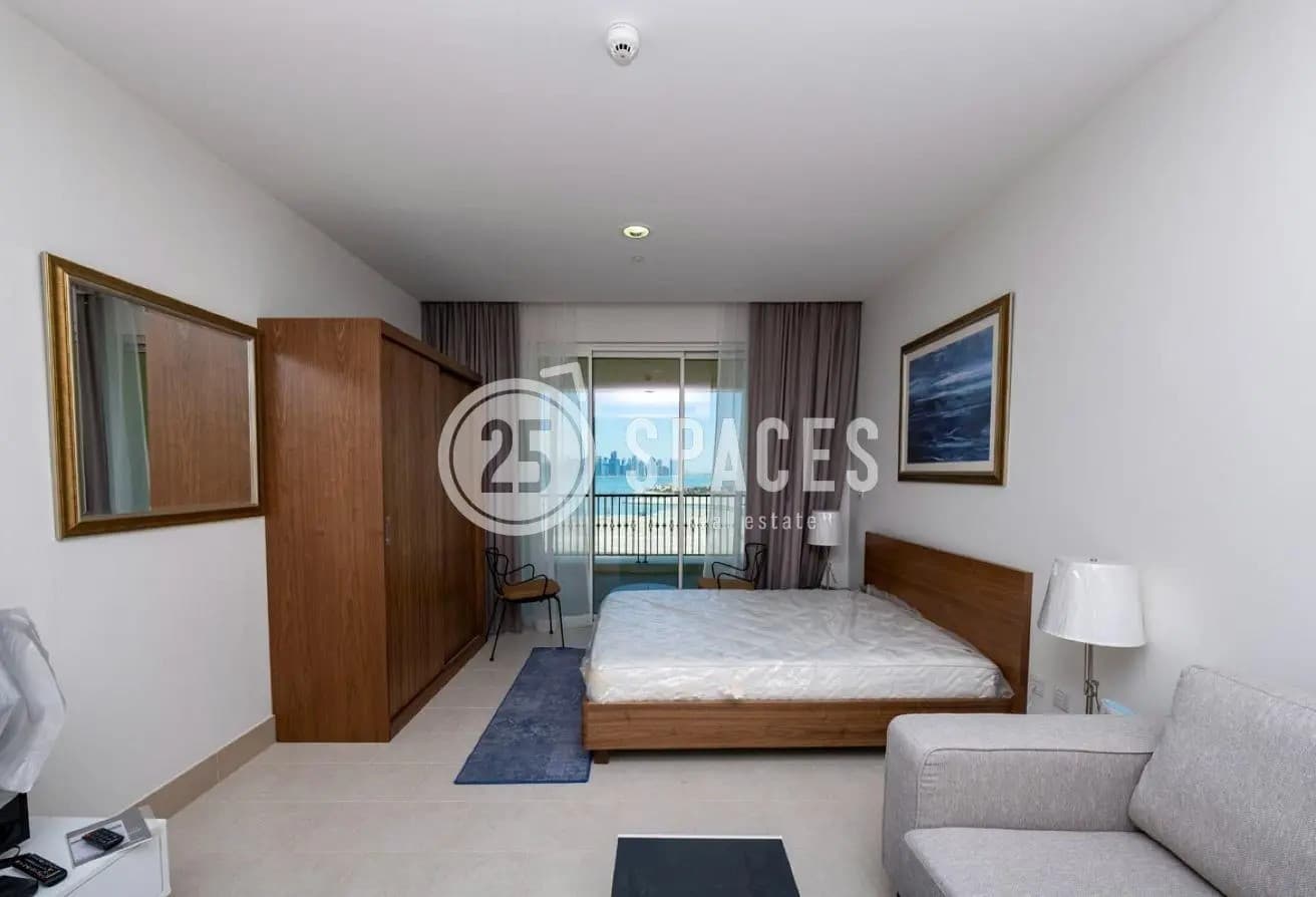 Furnished I Studio Apartment Balcony I Bills Incl