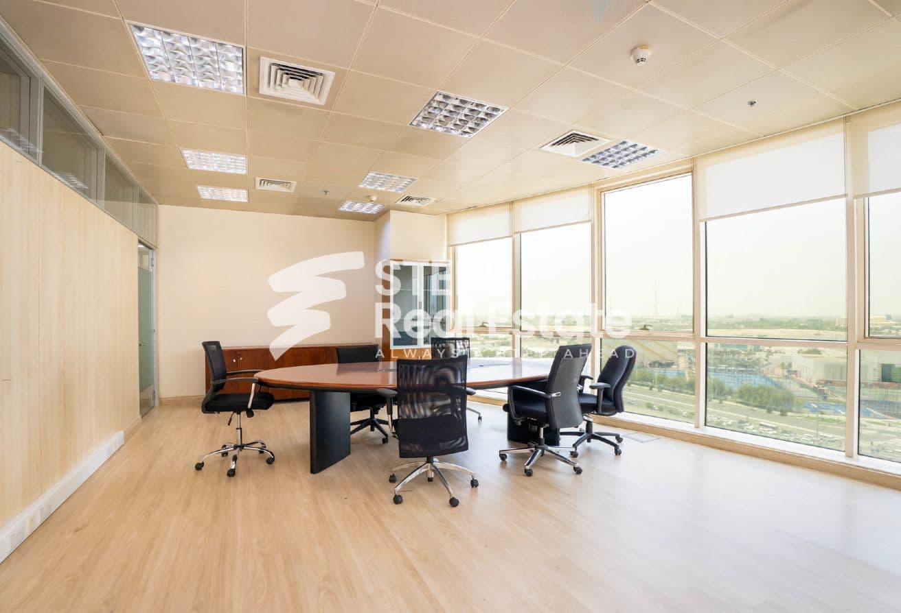 Good Location Office for rent in West Bay