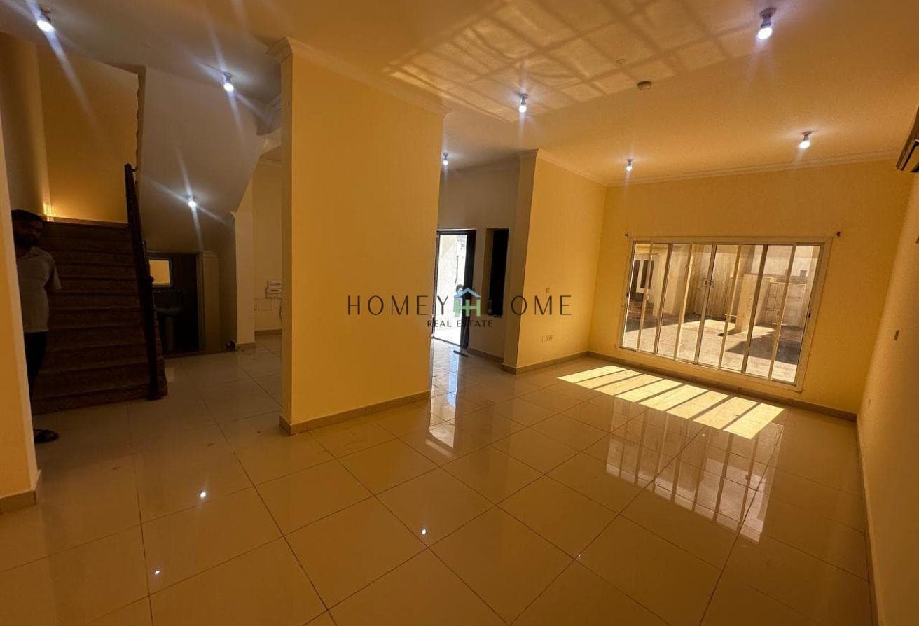 Unfurnished 6 BHK Compound Villa in Gharaffa