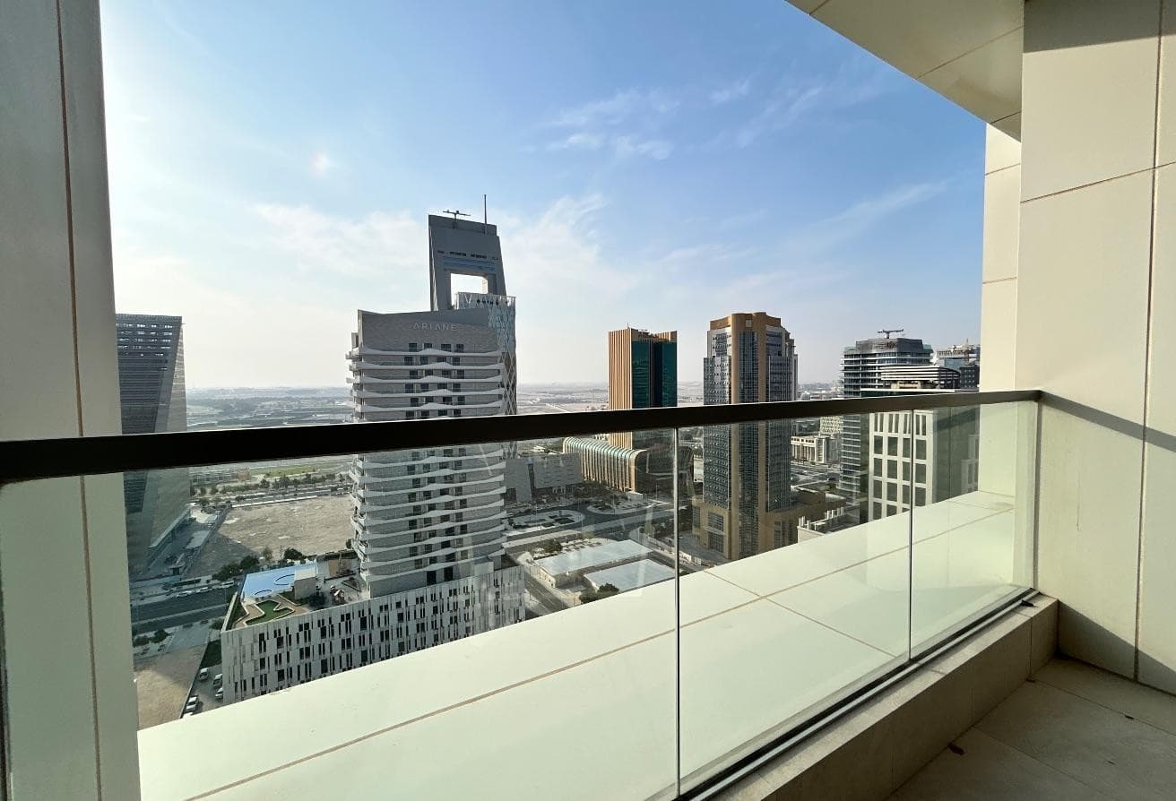 3BR penthouse+Maid | Marina & City View | terrace