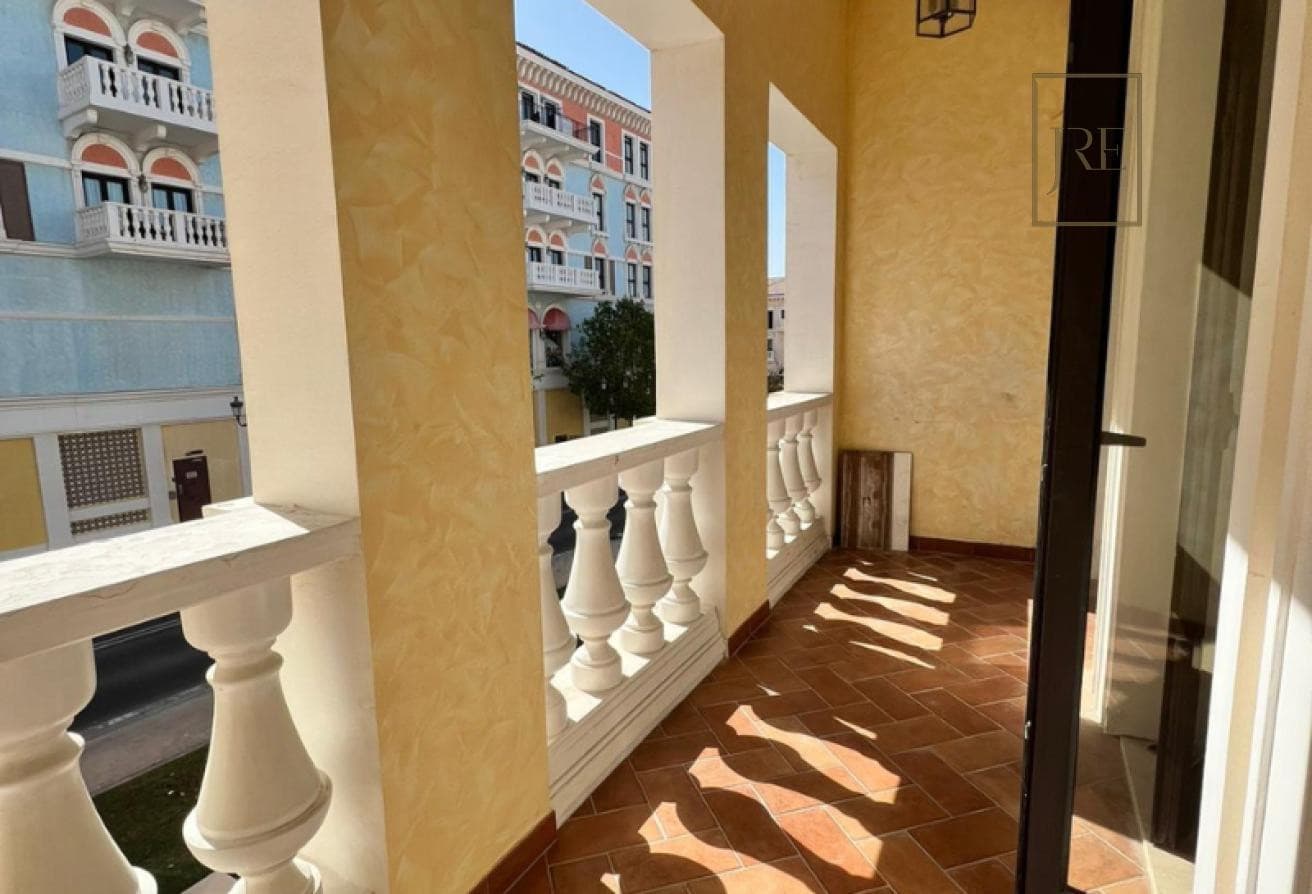 Amazing 4 BDR Townhouse-Qanat Quartier-Freehold