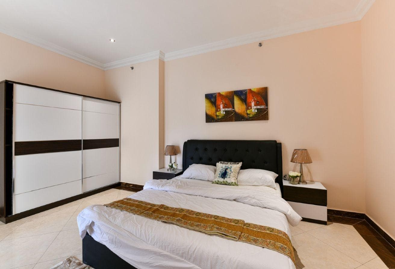 Spacious 1BHK FF Apartment Umm Ghwailina W/Bills!