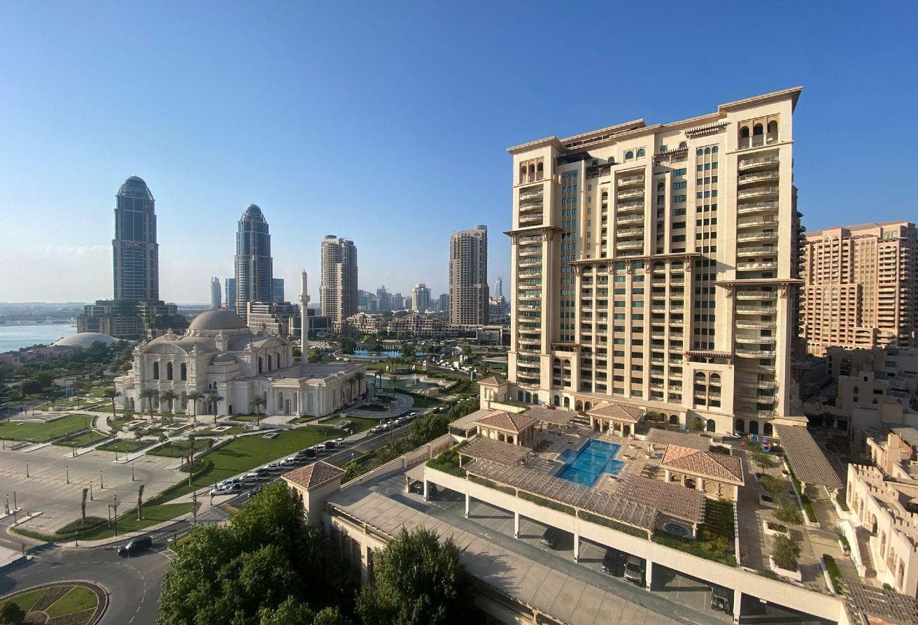 FOR SALE. 1 BEDROOM-F/F-SIDE MARINA TITLE DEEDS