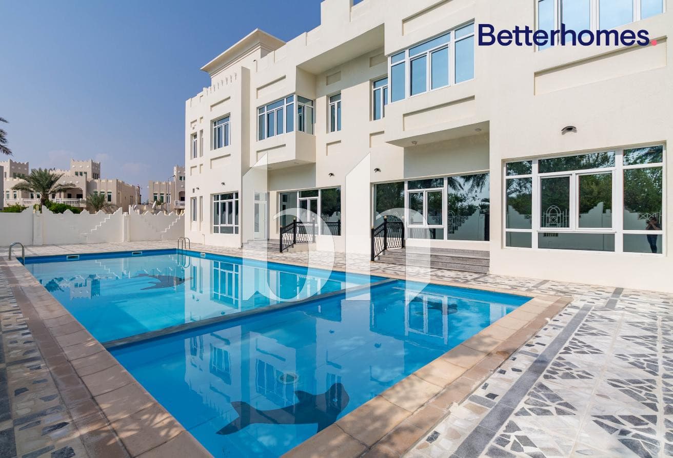 ELEGANT | SPACIOUS | PRIVATE POOL