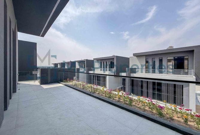 Free Hold Stand Alone Villa 6 YRS PAYMENT PLAN