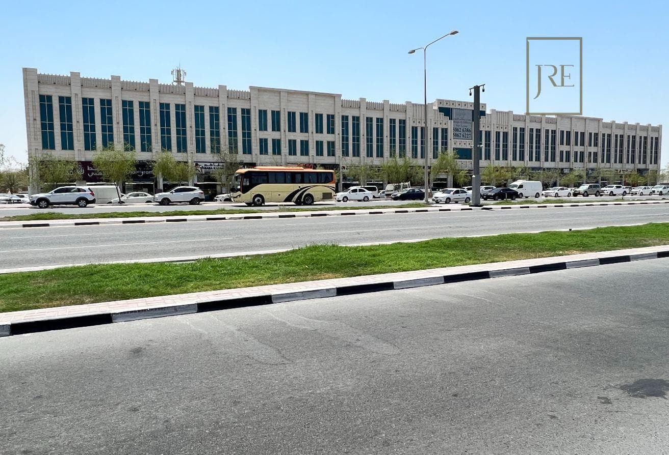 Shop Spaces in Mamoura Plaza+ 3 Months FREE