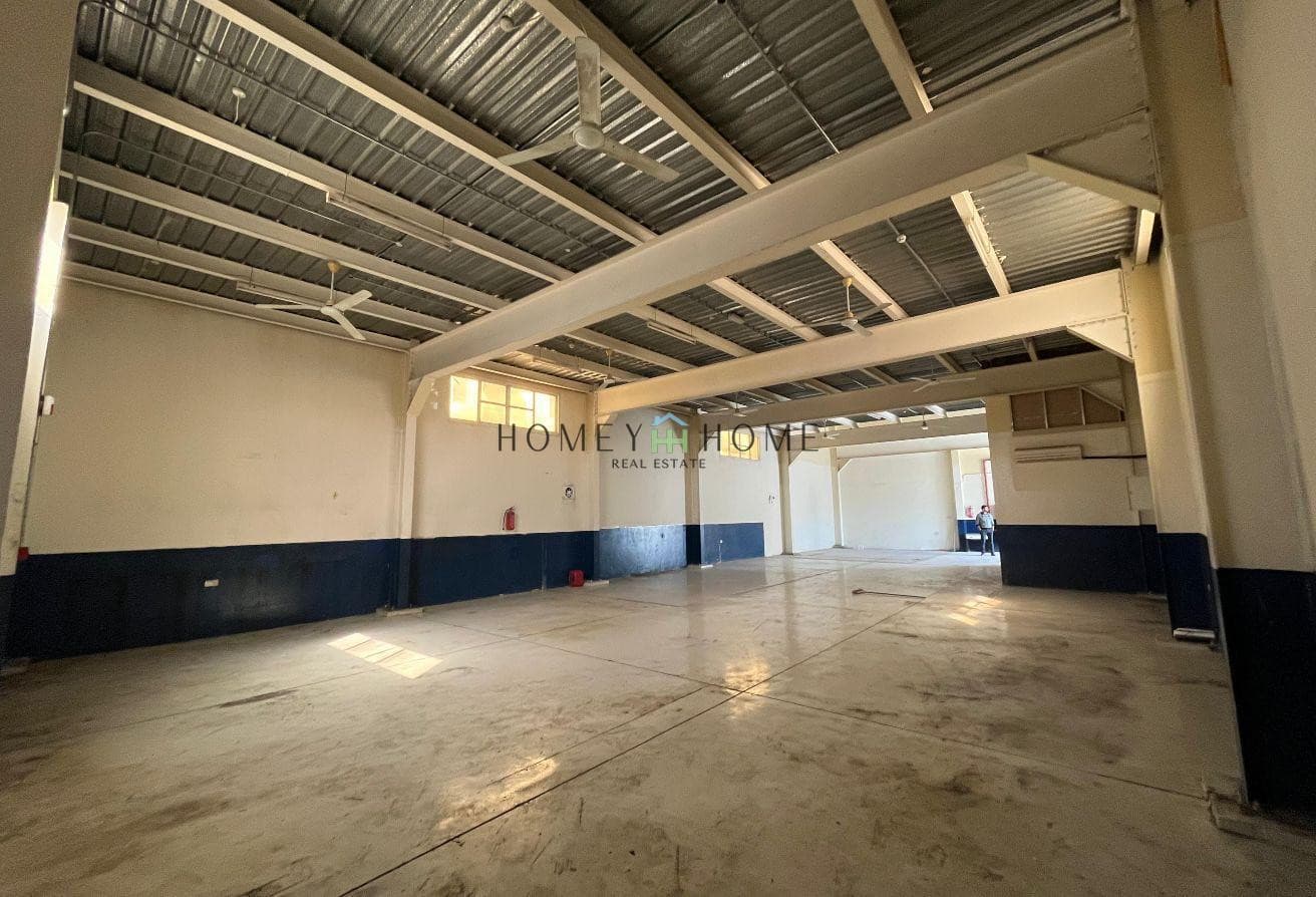 Warehouse for rent in Industrial area