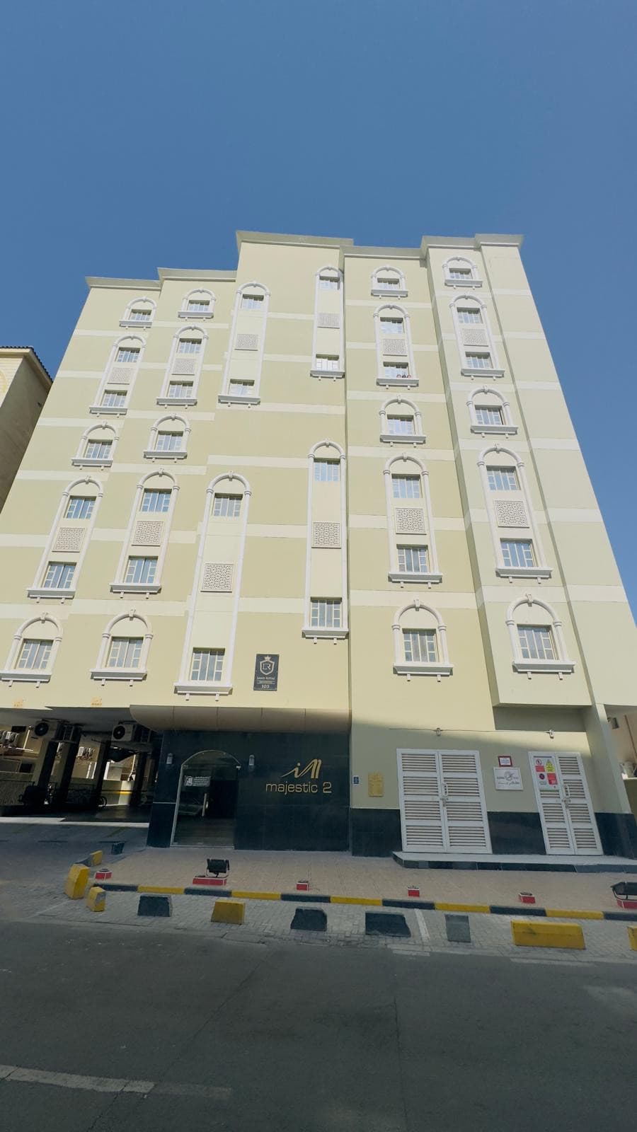 SPACIOUS 4 BHK FLATS AVIALABLE IN NAJMA FOR EXECUTIVES @ NAJMA