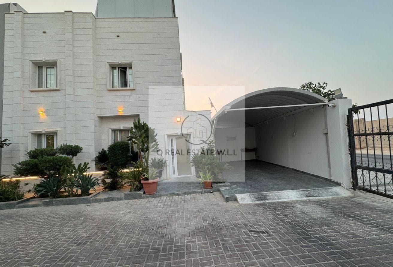 Umm Al-Obeiriyah Villa for Rent Inside a Compound