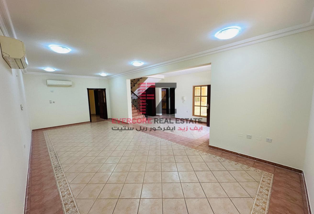 SPACIOUS VILLA | 04 BEDROOMS | AMENITIES