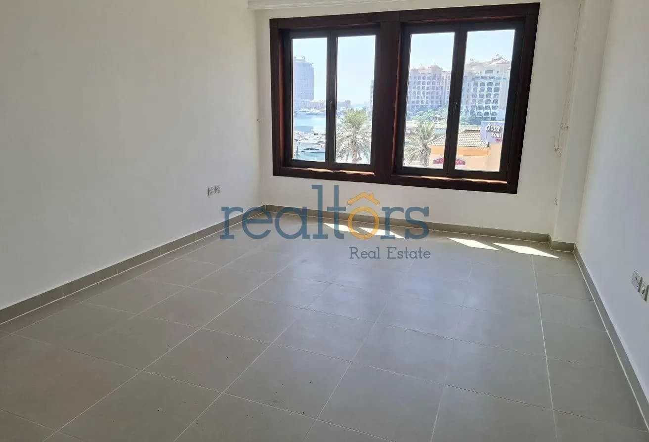 DUPLEX TOWNHOUSE. 3 bedroom + maid room + office