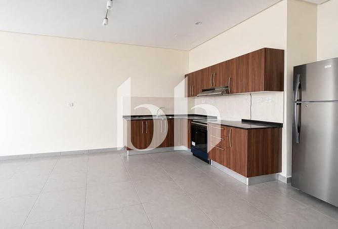 SPACIOUS| STUDIO | SEMI FURNISHED | ONAIZA