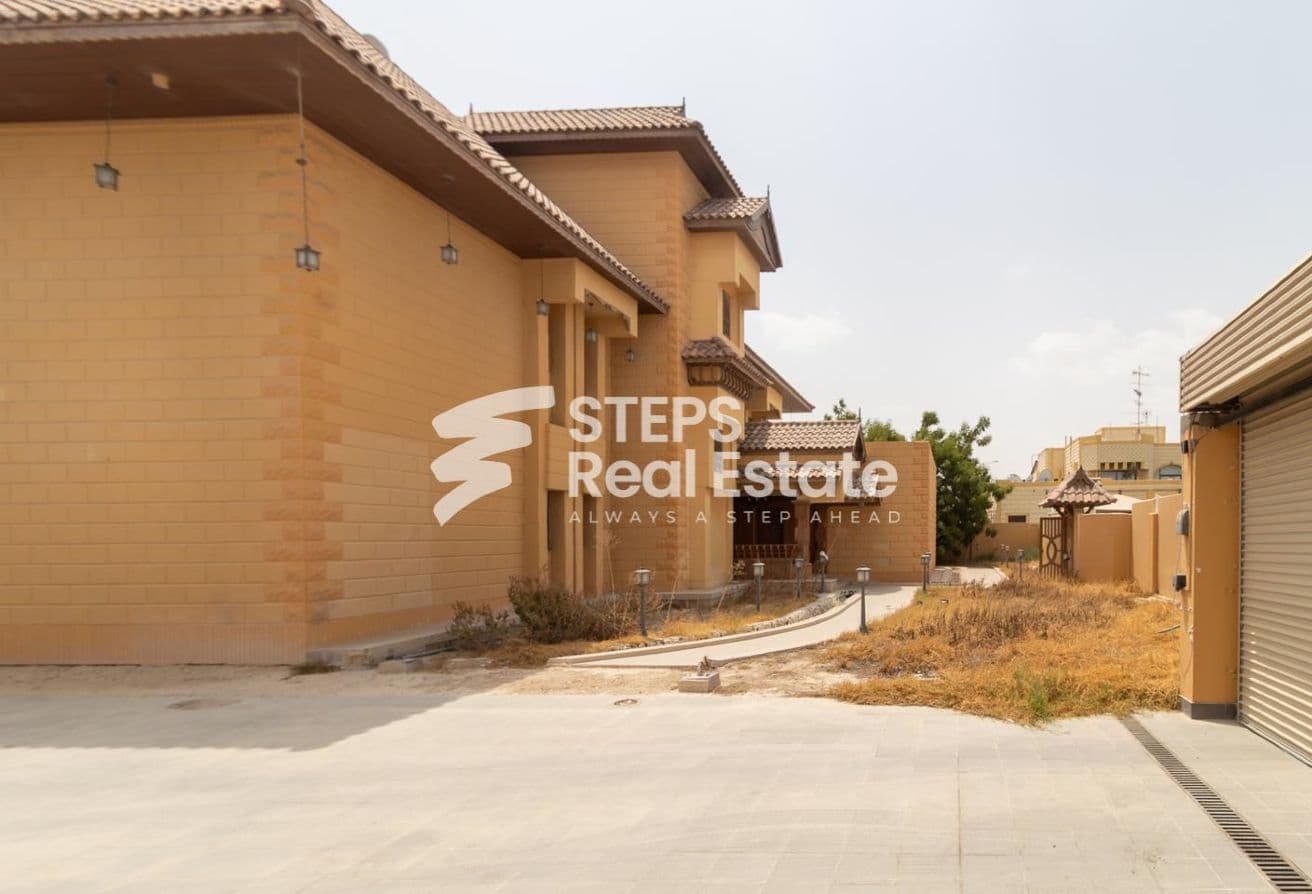 Luxury 6 Bedroom Villa with Private Pool