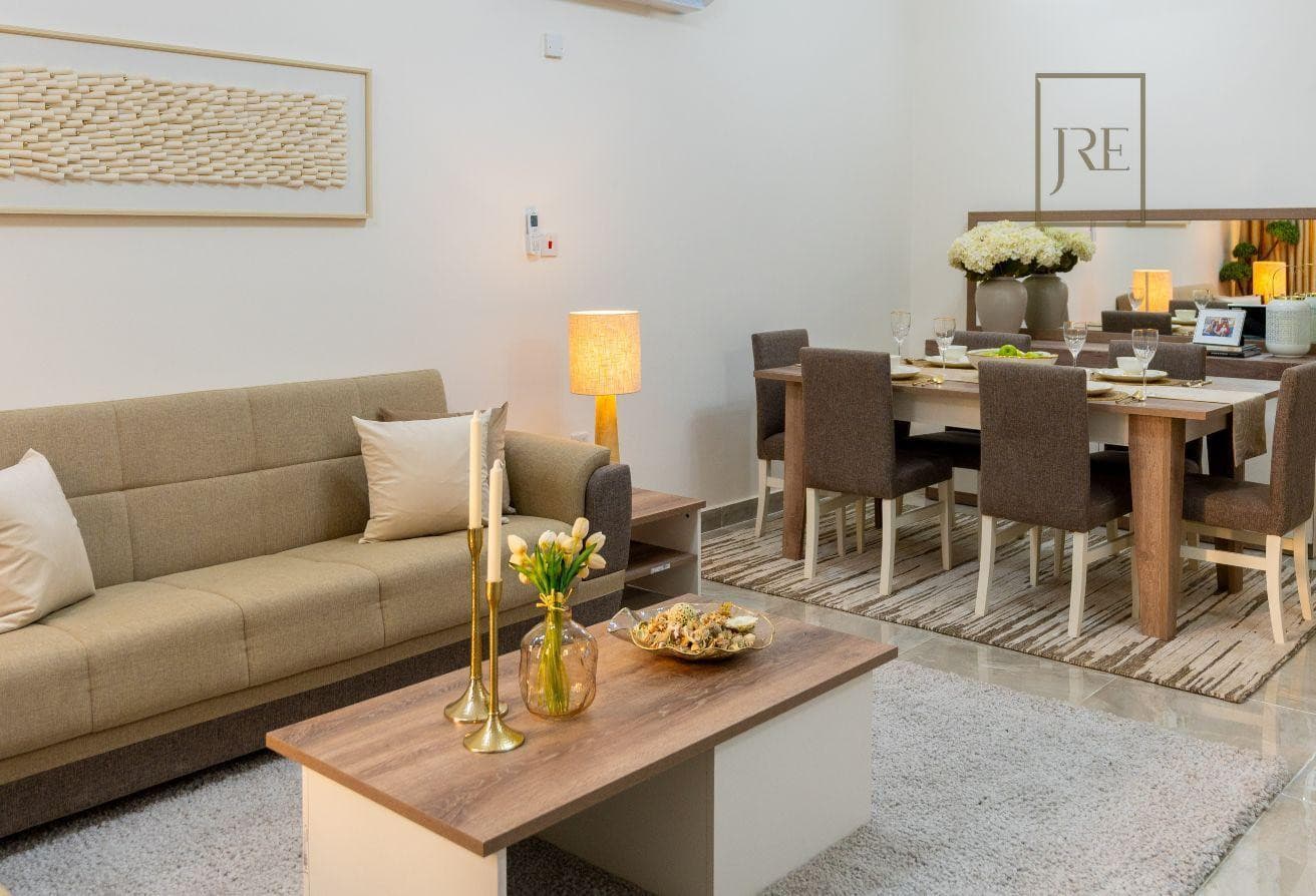 FURNISHED 6 BDR VILLA W/ TITLE DEED/ QR 2 Million
