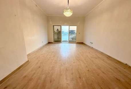 VERY SPACIOUS ONE BED / BALCONY / GOOD LOCATION