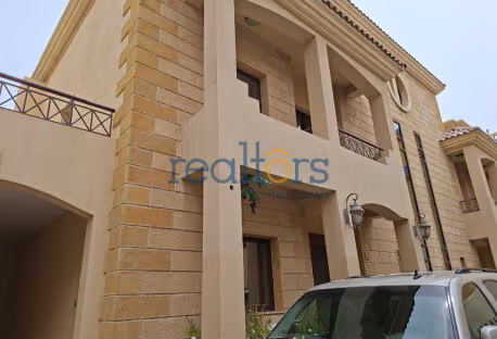 Great 3 bedroom plus maid villa. Prime location