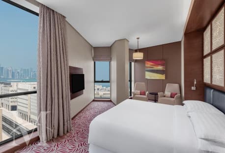 Luxurious Studio by Metro-Free Breakfast-Amenities